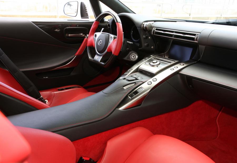 Lexus LF-A 2010 года  (фото 139 из 213)